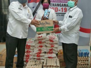 Bantuan ini disalurkan Tim Gugus Tugas Percepatan Covid-19 Kota Medan melalui bagian logistik di Gedung Serba Guna Dharma Wanita, Jalan Rotan, Kecamatan Medan Petisah