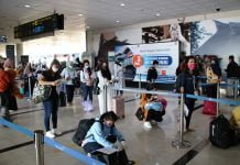 Para WNI yang tiba di Bandara Kualanamu Internasional dari Malaysia. (ist)
