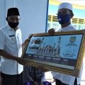 Bupati Asahan, Surya beserta jajarannya melakukan safari Ramadan di Masjid Al-Falah, Desa Manis Dusun 6 Kecamatan Pulau Rakyat, Asahan.