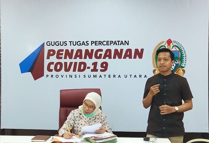 Sekretaris Daerah Provinsi (Sekdaprov) Sumatera Utara, R Sabrina saat mengikuti Video Conference yang dipimpin Plt Sekjen Kemendagri Muhammad Hudori. (FOTO: KALDERA.ID)