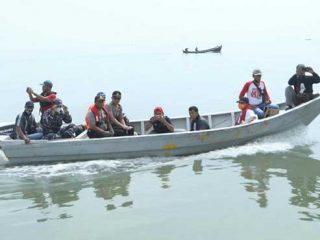 Tim Gugus Tugas Covid-19 melakukan patroli laut di Pematang Sei Baru, Kecamatan Silau Laut, Asahan.