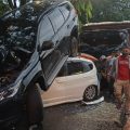 Tabrakan beruntun libatkan lima unit mobil di Jalan Ring Road simpang Jalan Jenderal Gatot Subroto, tepatnya depan pusat perbelanjaan Manhattan Square