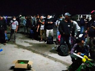 119 orang TKI Ilegal berhasil diamankan Tim Fleet One Quick Response (F1QR) Pangkalan TNI AL Tanjung Balai Asahan Lantamal I di perairan Tanjung Tiram Kabupaten Batubara, Sumatera Utara. 