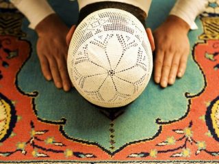 Niat dan Cara Shalat Idul Fitri di Rumah