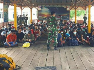 Pangkalan TNI AL (Lanal) Tanjung Balai Asahan Lantamal I kembali amankan kedatangan 124 TKI ilegal dari Malaysia di Pantai Bersaudara Desa Simandulang Kec Kualu Ledong Kab Labuhan Batu Utara (Labura), Kamis (14/5/2020) dini hari.