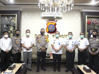 Kepala Kanwil Kemenkumham Sumut, Sutrisno dan jajarannya saat audensi dengan Kapolda Sumut Irjen Pol Martuani Sormin. (ig kemenkumhamsumut)