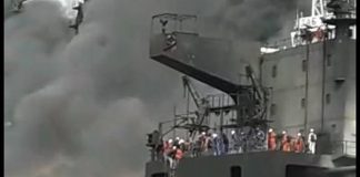 Kapal tanker MT Jag Leela terbakar saat bersandar di dermaga galangan kapal milik PT Waruna Nusa Sentana Shipyard Belawan, Medan