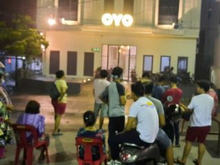 Puluhan warga Jalan Waru dan Jalan Sengon geruduk penginapan Prime INN, pada Jumat (29/5/2020) dini hari.