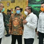 Plt Walikota Medan, Akhyar Nasution usai menghadiri rapat pembahasan kebijakan strategis Gugus Tugas Percepatan Penanganan (GTPP) Covid-19 Provinsi Sumut pasca tanggap darurat di Rumah Dinas Gubsu Jalan Sudirman Medan