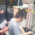 prarekonstruksi pembunuhan Elvina, 21, di Komplek Cemara Asri, Kamis (7/3/2020).