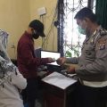Kanit Lakalantas Satlantas Polres Samosir, Brigadir Heri Ompusunggu menebus jenazah korban kecelakaan lalulintas (Lakalantas) dari RSUD Sidikalang , agar dapat dikebumikan keluarga.