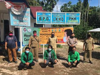 Mahasiswa Universitas Malikussaleh KKN-BK Kelompok 64 berfoto bersama Kepala Desa, Babinsa, Bhabinkamtibmas dan perangkat desa Batu Gemuk.