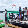 Masyarakat Desa Pulau Sembilan Kec Pangkalan Susu Kab Langkat tolak kedatangan kapal asing pengangkut ikan berbendera Hongkong, kapal MV Cheung Kam Wing/Cheung Lai Chun.