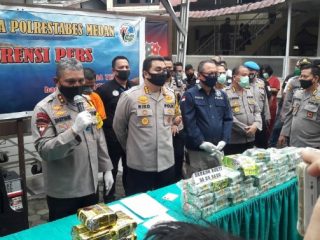 Kapolda Sumut Irjen Pol Martuani Sormin saat mengadakan konferensi pers gagalkan jaringan narkoba internasional, Selasa (2/6/2020).