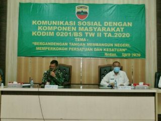 Plt Walikota Medan, Akhyar Nasution saat Rapat Operasi Pendisiplinan Pelaksanaan Protokol Kesehatan di Wilayah Kodim 0201/BS bertempat di Aula Makodim 0201/BS Jalan Pengadilan No 8 Medan, Rabu (3/6/2020).