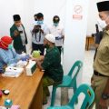 Ketua PMI Kota Medan, Musa Rajekshah meninjau kegiatan donor darah Kantor Pimpinan Wilayah Al Jam'iyatul Washliyah Sumut Jalan Sisingamangaraja Nomor 144 Medan, Senin (8/6/2020).