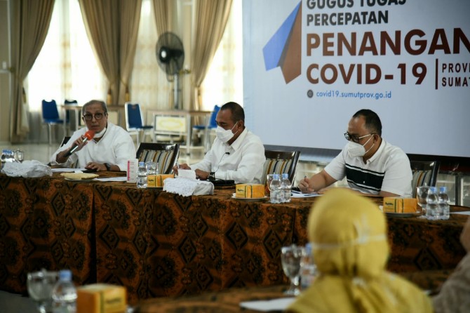 Penasehat Ikatan Dokter Anak Indonesia (IDAI) Sumatera Utara (Sumut) Guslihan Dasa Tjipta saat melakukan pertemuan bersama Edy Rahmayadi di Pendopo Rumah Dinas Gubernur, Senin (8/6/2020).