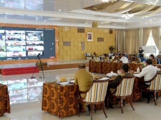 Gubsu, Edy Rahmayadi saat video conference dengan kab/kota se-Sumut dalam persiapan new normal.