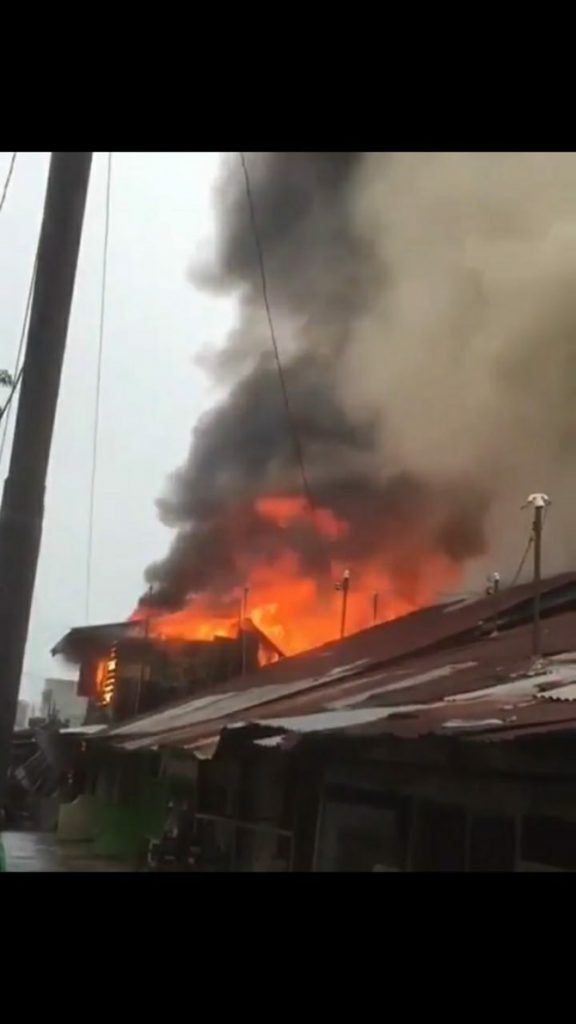 Api Hanguskan 10 Rumah dan Kios di Jalan Meranti