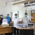 Penyerahan bantuan satu alat Real Time Polymerase Chain Reaction (RT PCR) kepada Rumah Sakit Universitas Sumatera Utara (RS USU), Kamis (11/06/2020)
