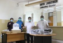 Penyerahan bantuan satu alat Real Time Polymerase Chain Reaction (RT PCR) kepada Rumah Sakit Universitas Sumatera Utara (RS USU), Kamis (11/06/2020)