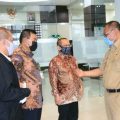 Plt Walikota Medan, Akhyar Nasution saat Berkunjung ke USU dan disambut hangat oleh Wakil Rektor III USU, Mahyuddin KM Nasution di Biro Rektor USU , Senin (15/6/2020).