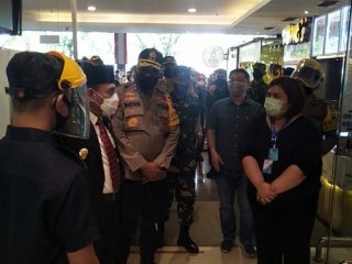 Forkopimda saat melakukan peninjauan pusat perbelanjaan di Kota Medan, Selasa (16/6/2020).
