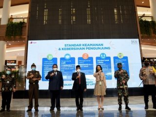Foto bersama setelah selesai Sidang Paripurna Istimewa DPRD Sumut, Selasa (16/6/2020).