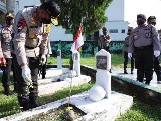 Ziarah ke TMP, Kapolda Ingatkan Jasa Pahlawan