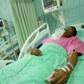 Pekerja buruh bangunan itu alami luka parah setelah terjatuh dari lantai dua rumah yang dikerjakannya di Jalan Denai Medan