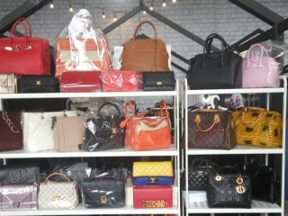 Merk Tas Mahal Artis Setara Harga Mobil