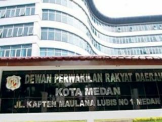 Gedung DRPD Kota Medan, Jln. Kapten Maulana Lubis No. 1 Medan.
