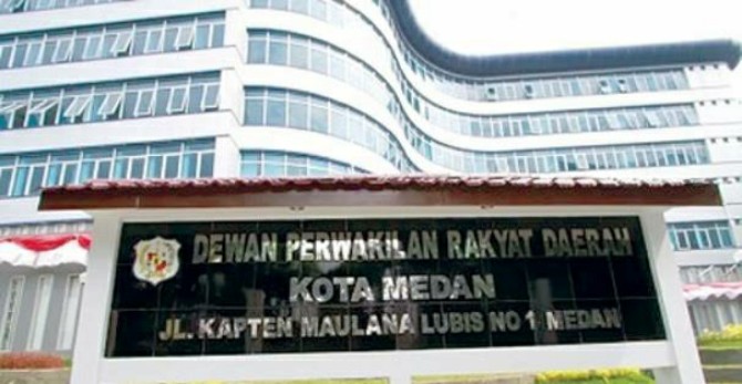 Gedung DRPD Kota Medan, Jln. Kapten Maulana Lubis No. 1 Medan.