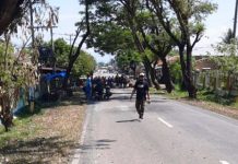 Warga Desa Mompang Julu, Panyabungan Utara, Mandailing Natal kembali memblokade Jalan Lintas Sumatera