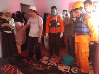 Setelah dilakukan pencarian oleh Basarnas bersama dengan personel Poldasu, Pemadam, dan BPBD, akhirnya korban dapat ditemukan di Marelan Pasar 6 oleh warga setempat dalam keadaan meninggal dunia