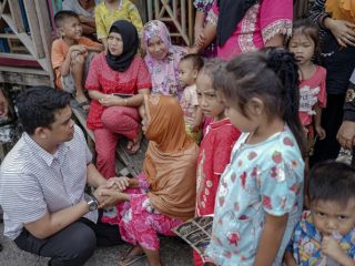 Muhammad Bobby Afif Nasution pada saat mobilitas tinggi dalam mendekati masyarakat.