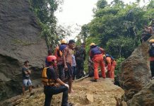 Tim SAR Gabungan saat melakukan pencarian mahasiswa USU korban banjir bandang Sungai Lau Tuntungan.