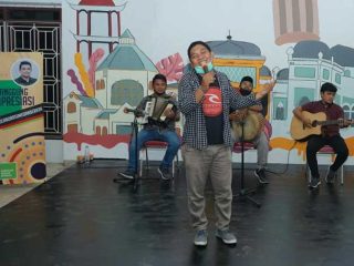 Dendang melayu khas grup Lebah Begantong nan kocak kembali terdengar di Panggung Apresiasi Rumah Kolaborasi Jalan Cut Mutia