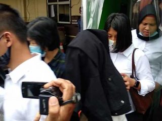 Kapolrestabes Medan Kombes Pol Riko Sunarko yang menyebutkan, diduga telah ada transaksi antara HH dengan pria yang ingin kencan dengannya.