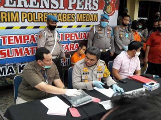 Kapolrestabes Medan Kombes Pol Riko Sunarko saat Konferensi Pers.
