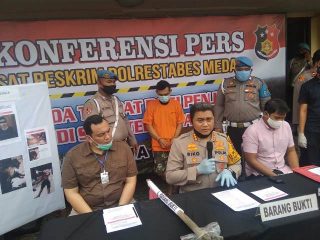 Kapolrestabes Medan Kombes Riko memaparkan Anzar tersangka pembunuhan Dodi Sumanto, di Mapolrestabes Medan, Kamis (9/7/2020)