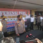 Kapolda Sumut Irjen Pol Martuani Sormin saat memberikan keterangan terkait dugaan prostitusi online artis FTV di Mapolrestabes Medan.