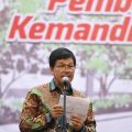 Rektor USU Prof Runtung SItepu (lip6)