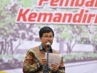 Rektor USU Prof Runtung SItepu (lip6)