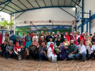 Alumni SMAN 6 Medan Sembelih Kurban di Sekolah