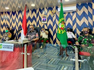 Rapat Koordinasi Khusus (Rakorsus) Tingkat Menteri di Command Center Balai Kota Medan, Kamis (13/8/2020).