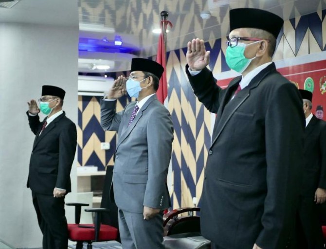Peringatan Upacara Peringatan HUT Kemerdekaan di Istana Negara melalui virtual di Command Center Kantor Walikota Medan, Senin (17/8/2020).