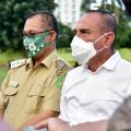 Plt Walikota Medan, Akhyar Nasution bersama Gubernur Sumut, Edy Rahmayadi menyaksikan PSMS Medan berlatih.