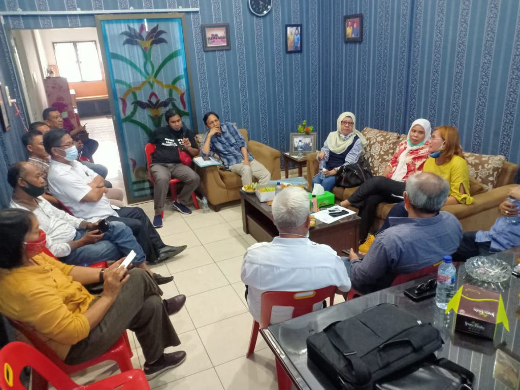 Suasana rapat SMSI Sumut dalam persiapan verifikasi faktual Dewan Pers, kemarin.