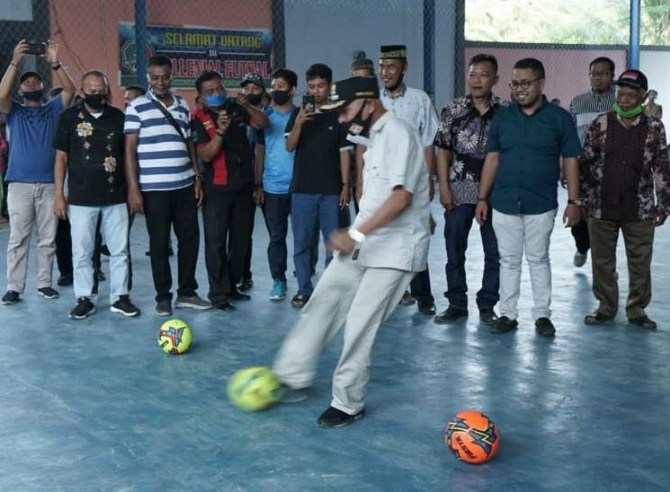 Turnamen Futsal dibuka Bupati Asahan, Surya di Desa Air Joman Baru, Kecamatan Air Joman, Minggu (30/8/2020).